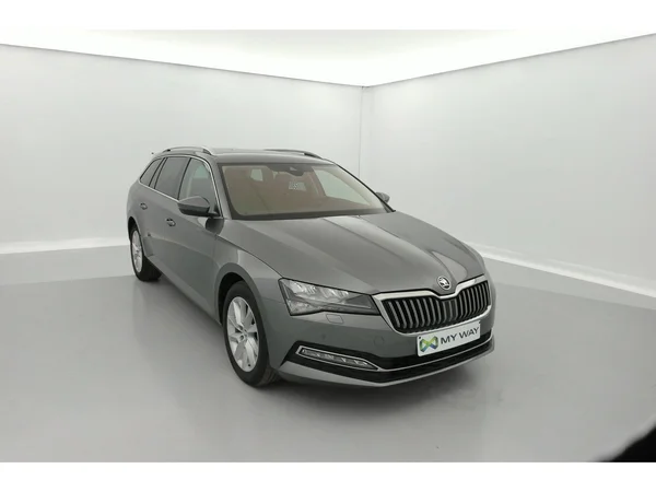 SKODA Superb Combi (2021) — foto 23 van 36