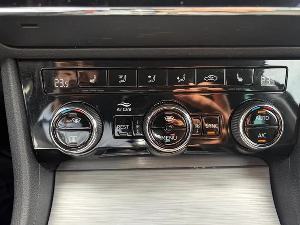 SKODA Superb Combi Dsl (2023) — foto 20 van 29