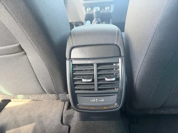 SKODA Kamiq (2022) — foto 3 van 27