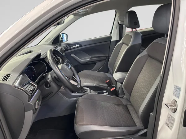 VOLKSWAGEN T-Cross (2021) — foto 24 van 24