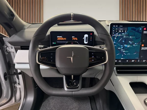 Polestar 4 (2025) — foto 6 van 32