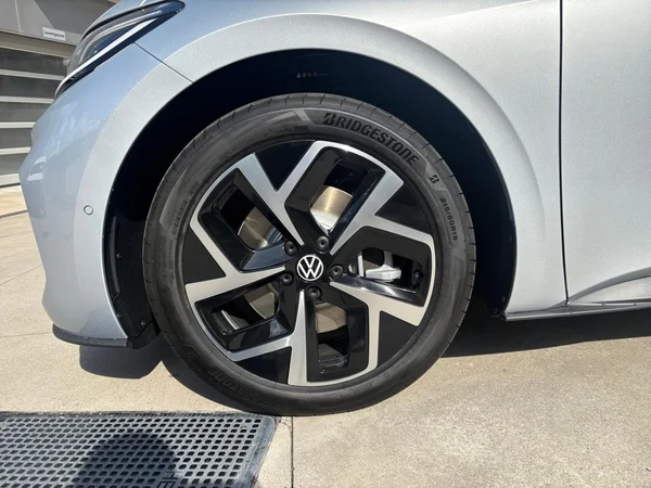 VOLKSWAGEN ID.3 Neo (2026) — foto 16 van 24