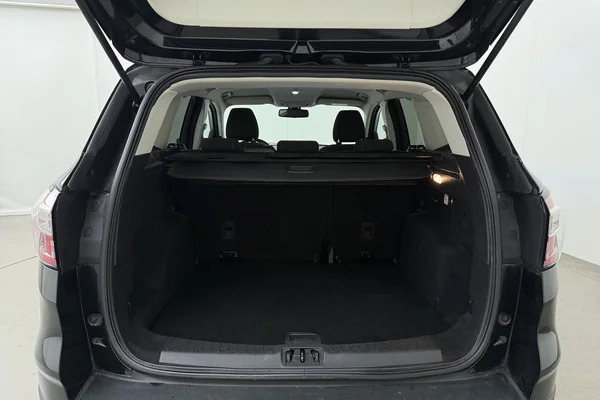 Ford Kuga (2020) — foto 19 van 23