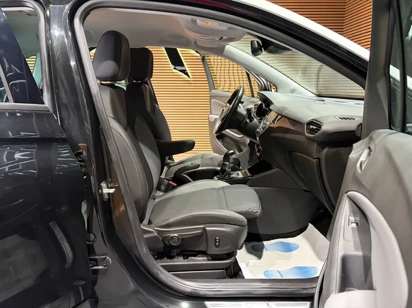 Opel Crossland (2018) — foto 10 van 25