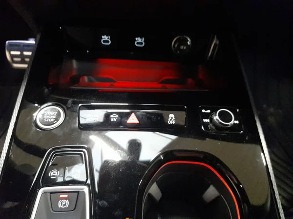 AUDI A5 Avant e-hybrid (PHEV) (2026) — foto 4 van 24