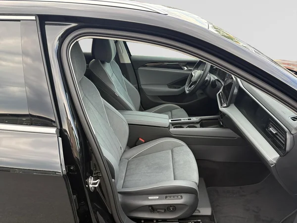 VOLKSWAGEN Passat SW (2026) — foto 14 van 22