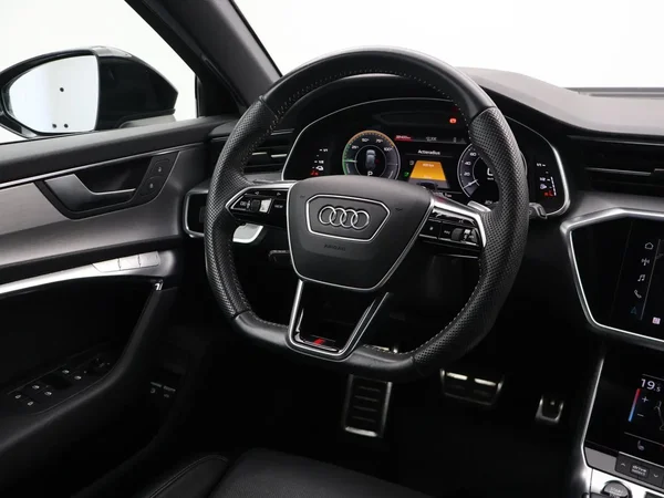 Audi A6 (2020) — foto 4 van 32