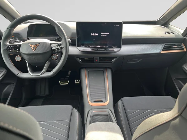 CUPRA Born (2025) — foto 6 van 24