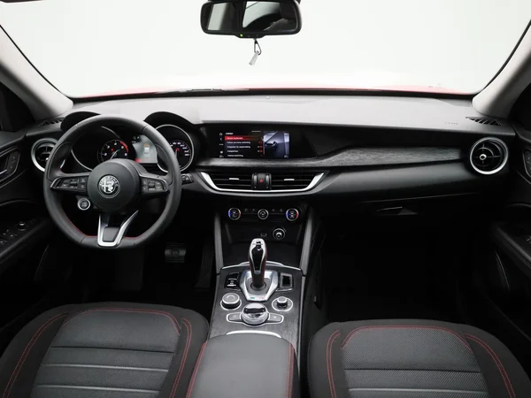 Alfa Romeo Stelvio (2022) — foto 32 van 44