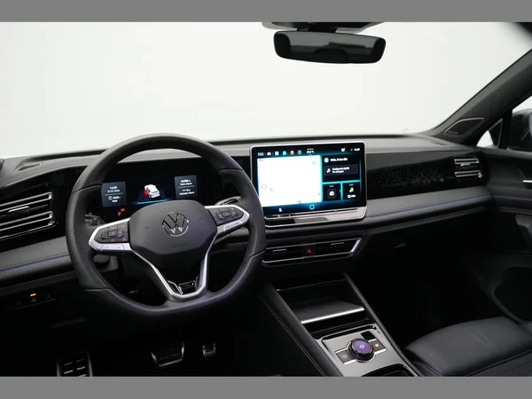 VOLKSWAGEN Tiguan eHybrid (PHEV) (2025) — foto 8 van 38