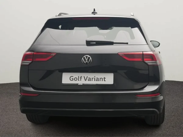 VOLKSWAGEN Golf VIII SW (2024) — foto 7 van 10