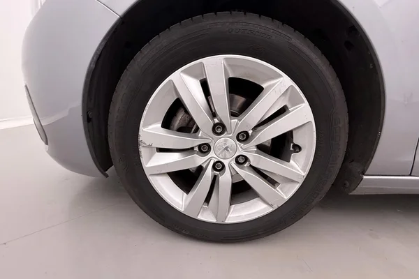 Peugeot 308 (2020) — foto 27 van 35