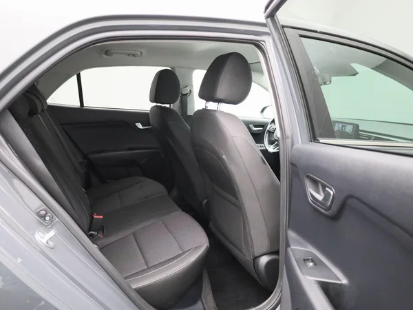 Kia Rio (2023) — foto 25 van 38