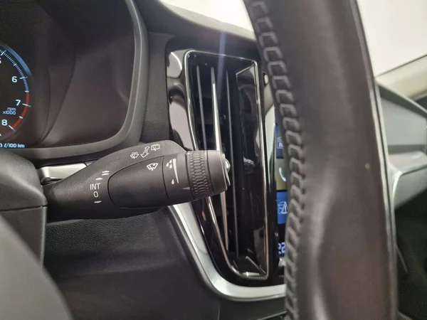 Volvo V60 (2022) — foto 6 van 17