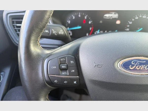 Ford Focus Vignale (2019) — foto 8 van 23