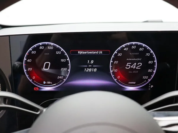 Mercedes-Benz CLA (2025) — foto 2 van 24