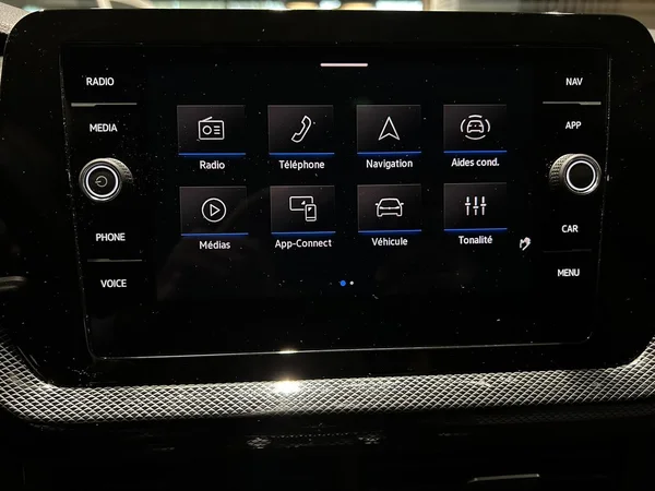 VOLKSWAGEN T-Cross (2025) — foto 14 van 23