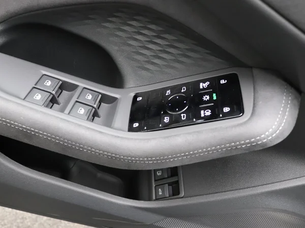 AUDI A5 Avant e-hybrid (PHEV) (2025) — foto 17 van 21