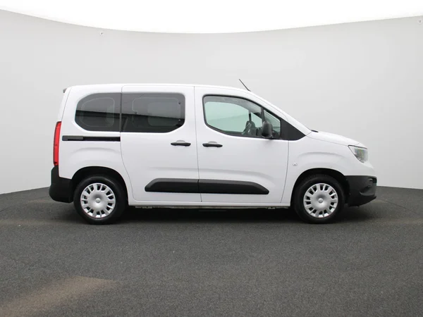 Opel Combo Life (2022) — foto 33 van 36