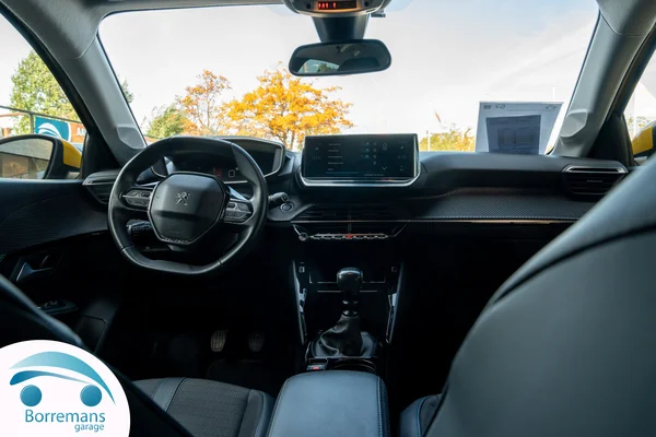 Peugeot 208 (2021) — foto 12 van 31