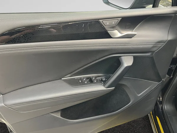 VOLKSWAGEN Tiguan (2024) — foto 15 van 16