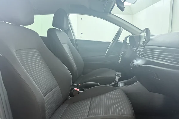 Hyundai i20 (2021) — foto 17 van 19