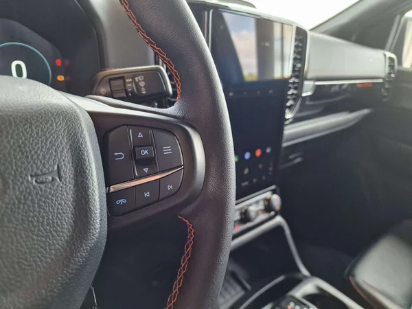 Ford Ranger — foto 4 van 15
