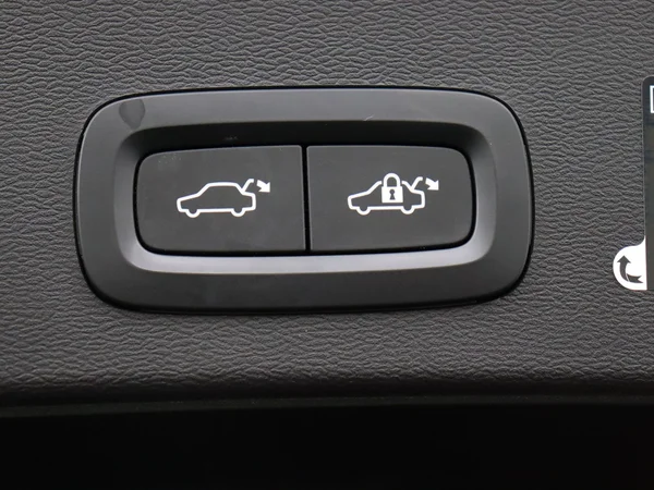 VOLVO XC40 (2021) — foto 24 van 31