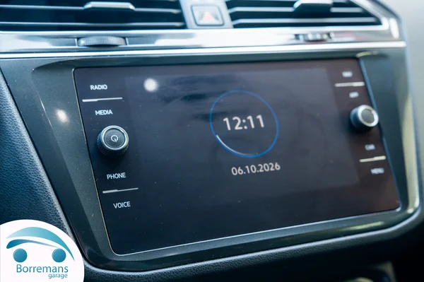 Volkswagen Tiguan (2021) — foto 18 van 39