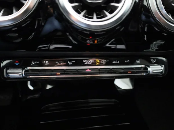 Mercedes-Benz CLA (2022) — foto 13 van 53