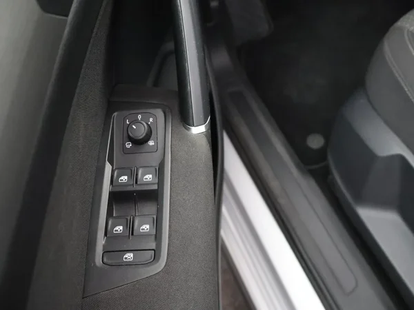 Volkswagen Touran (2022) — foto 14 van 29