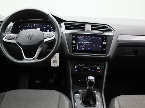Volkswagen Tiguan (2023) — foto 43 van 43