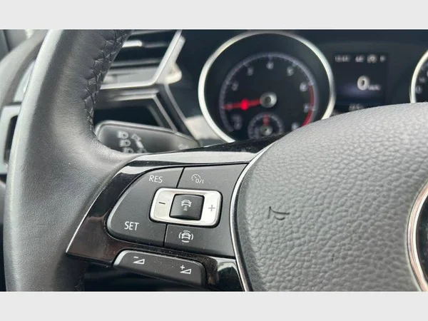 Volkswagen Touran (2020) — foto 16 van 31