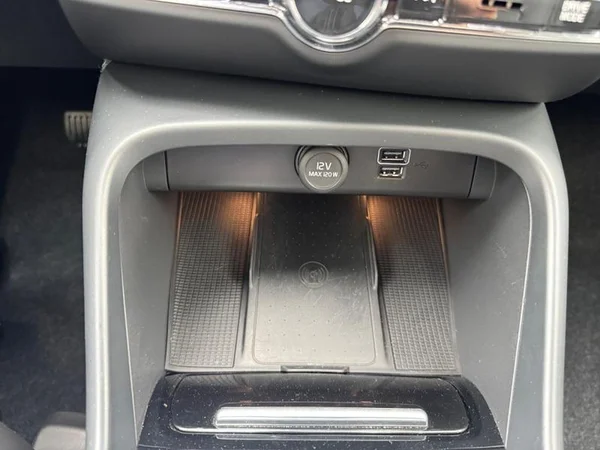 VOLVO XC40 (2020) — foto 13 van 29