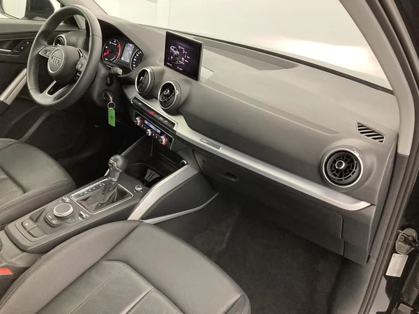 AUDI Q2 (2019) — foto 2 van 36