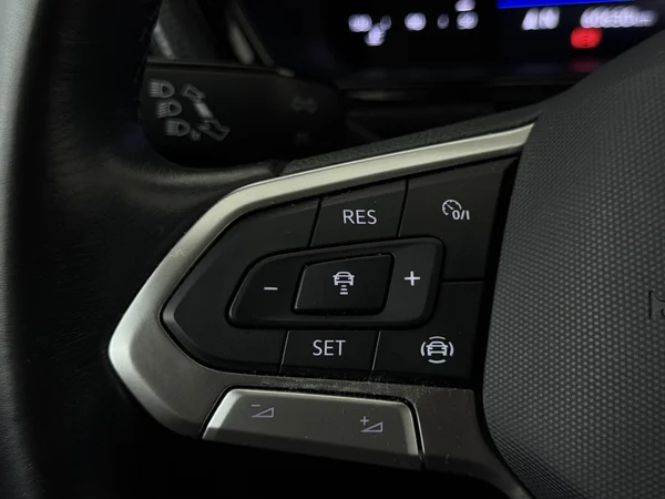 VOLKSWAGEN T-Cross (2023) — foto 9 van 26