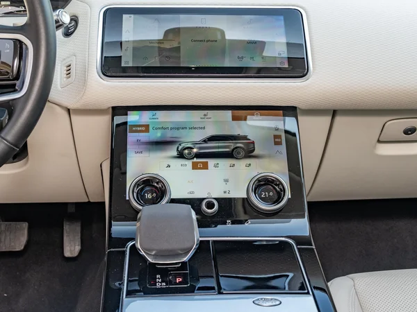 Land Rover Range Rover Velar (2021) — foto 11 van 25