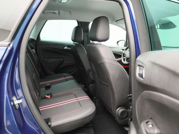 Opel Crossland (2022) — foto 26 van 38
