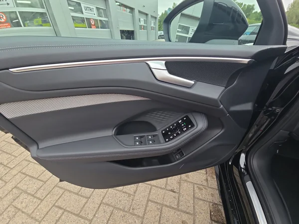 AUDI A6 e-hybrid (PHEV) (2025) — foto 8 van 24