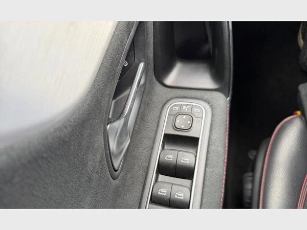 Mercedes-Benz A 180 (2023) — foto 19 van 31