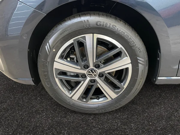 VOLKSWAGEN Caddy Maxi eHybrid (2025) — foto 12 van 14
