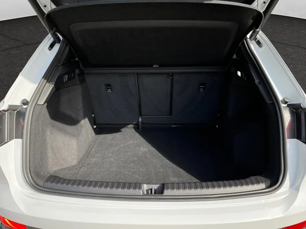 AUDI Q4 e-tron (2024) — foto 20 van 22