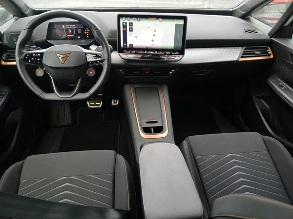CUPRA Born (2025) — foto 18 van 19