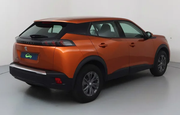 Peugeot E-2008 (2021) — foto 27 van 31