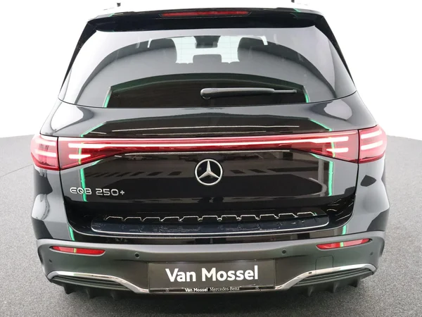 Mercedes-Benz EQB (2026) — foto 21 van 34