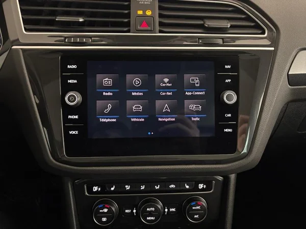 VOLKSWAGEN Tiguan Dsl (2019) — foto 7 van 26