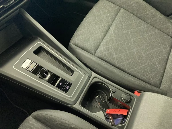 VOLKSWAGEN Golf VIII (2024) — foto 9 van 36
