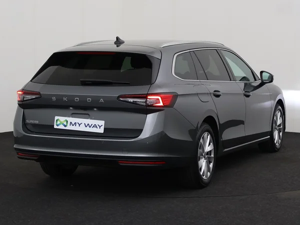 SKODA Superb Combi (2025) — foto 12 van 19