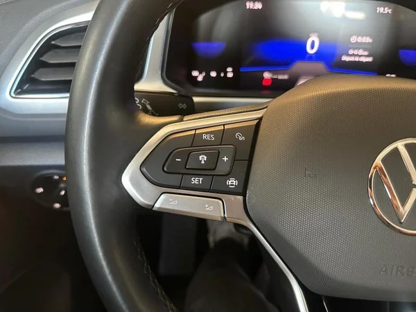 VOLKSWAGEN T-Roc (2024) — foto 11 van 24