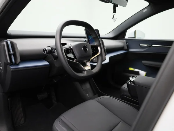 Volvo EX30 (2024) — foto 20 van 39